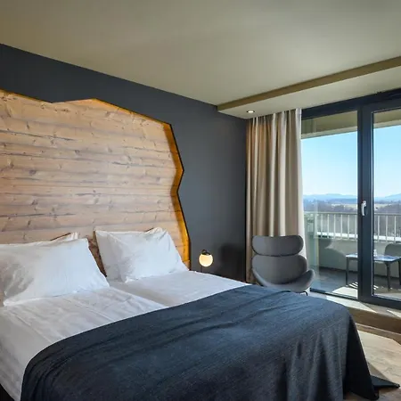Hotel Jama - Cave Park 4*