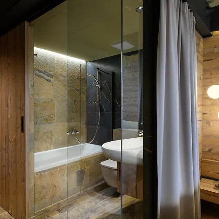 Cave Jama Hotel 4*