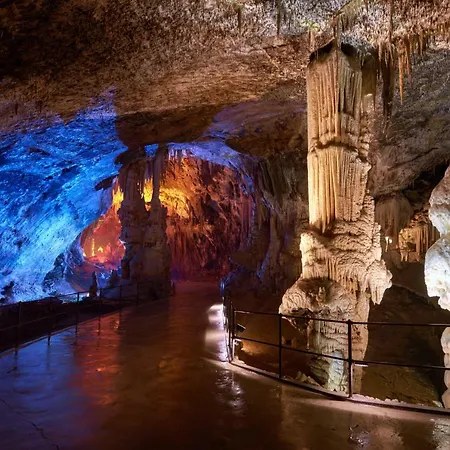 Jama - Cave Park