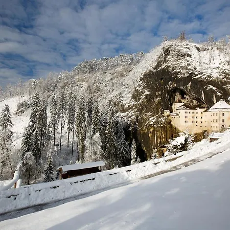 Hotel Cave Jama 4*